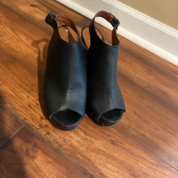 Lucky Brand Larae Black Wood Studded Wedge Heels Size 6.5 - Picture 1 of 9